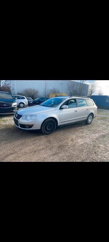 Gebraucht VW Passat 140 PS (102 kW) 2010 Silber Kombi