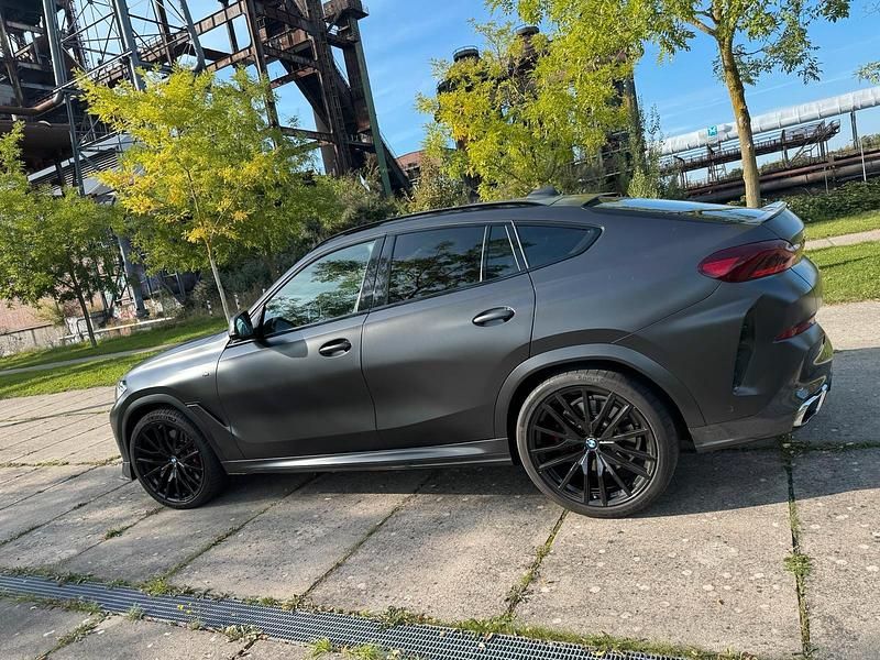 Schwarz Gebraucht 2021 BMW X6 Competition Edition SUV | 75.900 € (Fairer Preis) - Bild 1/4