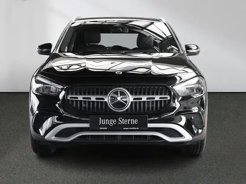 Gebraucht Mercedes GLA200 163 PS (119 kW) 2024 Schwarz SUV