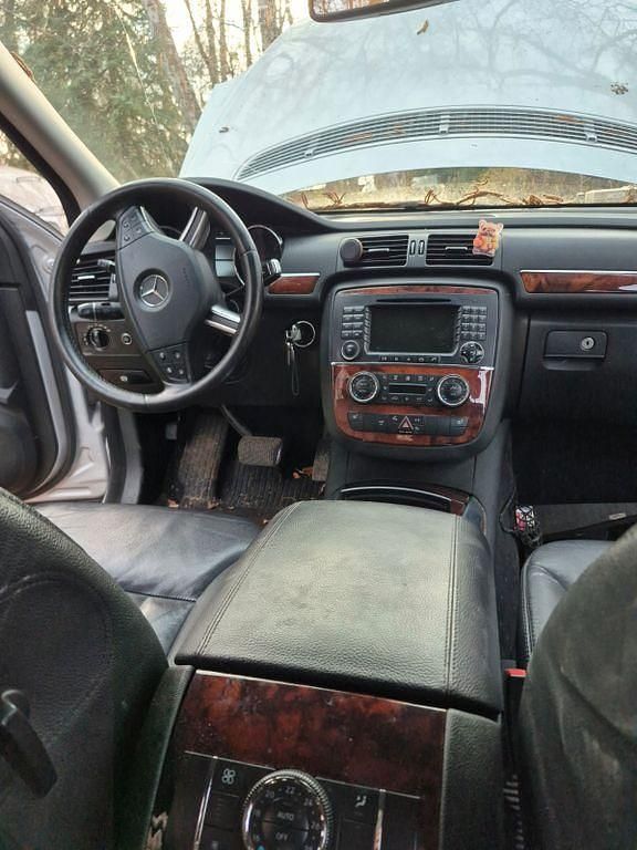 Gebraucht Mercedes R320 224 PS (164 kW) 2007 Silber Van / Kleinbus