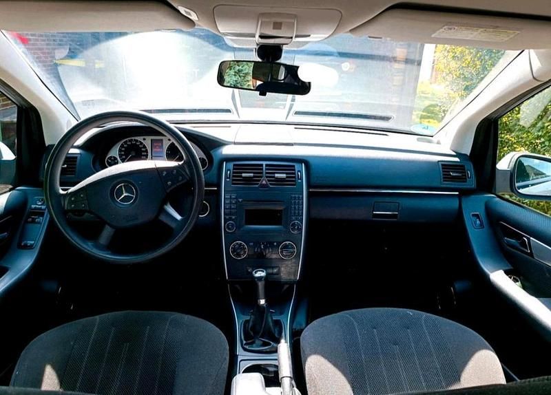 Gebraucht Mercedes B180 109 PS (80 kW) 2010 Van / Kleinbus