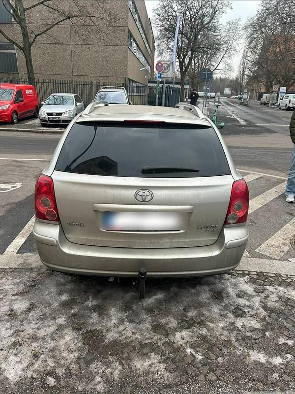 Gebraucht Toyota Avensis 2007 Silber Kombi