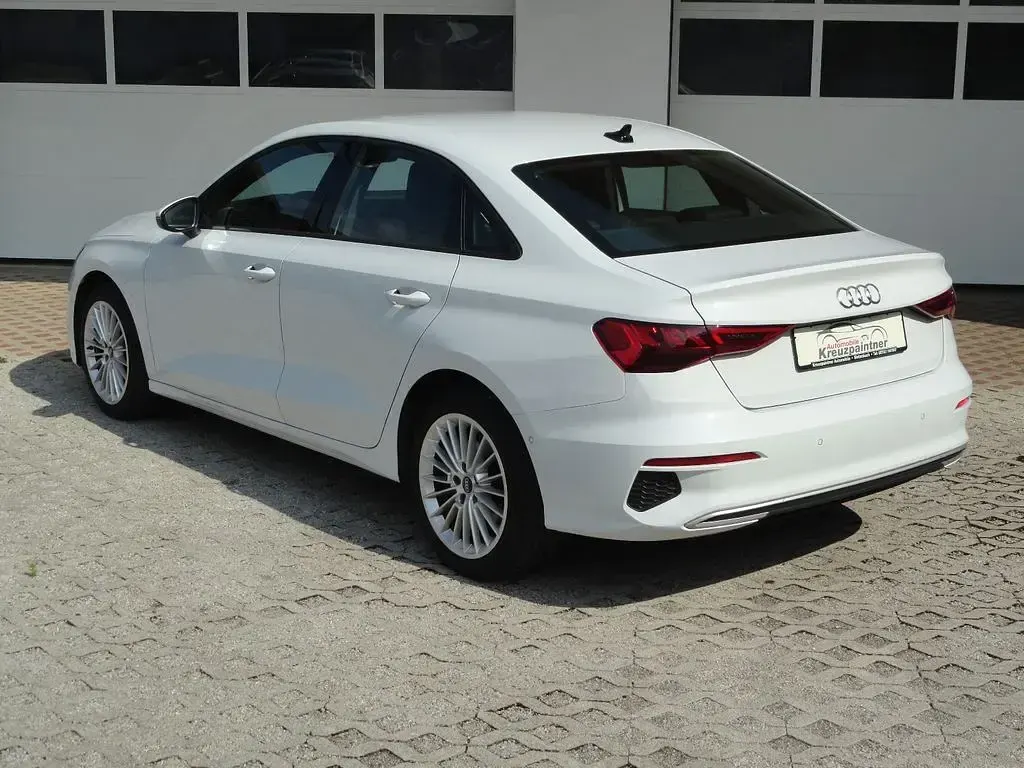 Gebraucht Audi A3 Advanced Plus 150 PS (110 kW) 2021 Gletscherweiß metallic Limousine