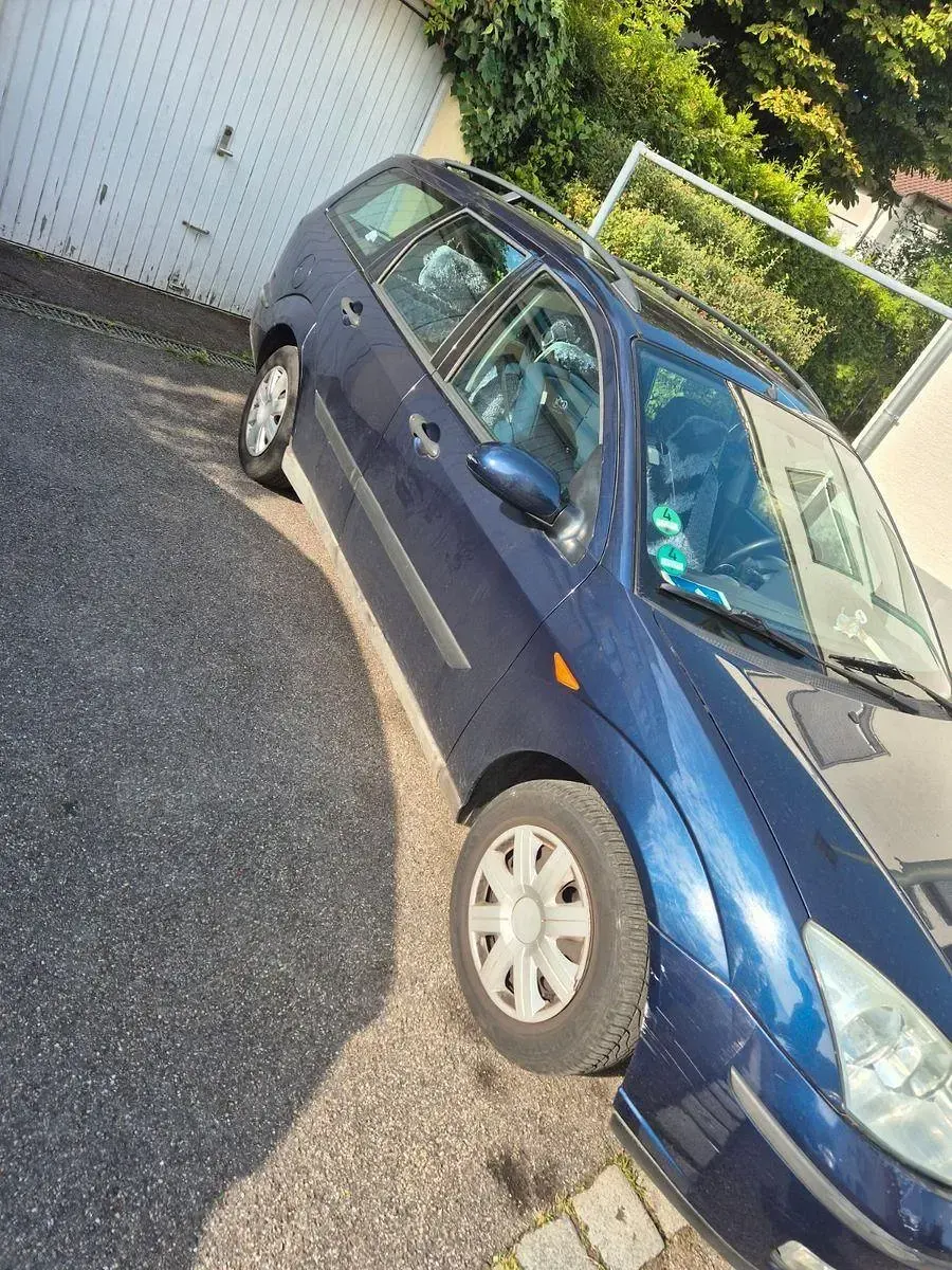 Gebraucht Ford Focus 111 PS (81 kW) 2003 Blau Limousine