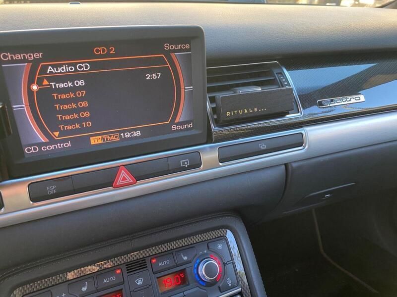 Silber Gebraucht 2007 Audi S8 Sport Limousine | 12.900 € (Etwas zu teuer) - Bild 1/4