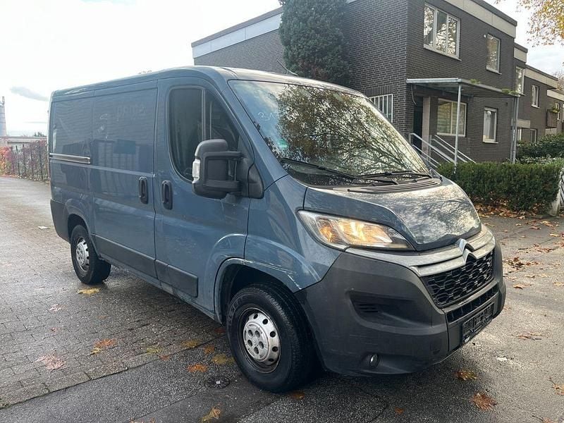 Blau Gebraucht 2021 Citroën Jumper Start Van / Kleinbus | 11.990 € - Bild 1/4