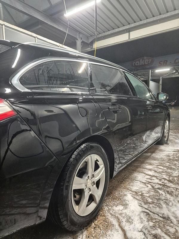 Gebraucht Peugeot 508 SW 163 PS (119 kW) 2014 Schwarz Kombi