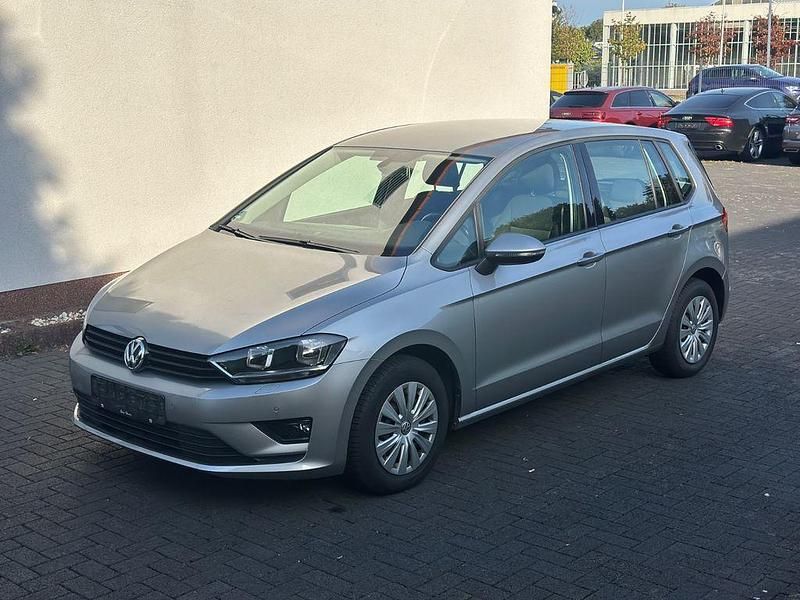 Silber Gebraucht 2014 VW Golf Sportsvan Trendline Van / Kleinbus | 5.999 € (Guter Preis) - Bild 1/4