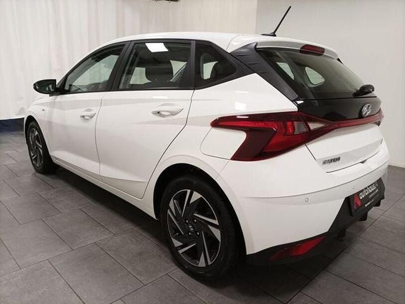 Gebraucht Hyundai i20 Select 101 PS (74 kW) 2023 Weiß Limousine