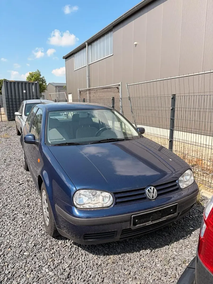 Gebraucht VW Golf IV 75 PS (55 kW) 1999 Blau Kleinwagen