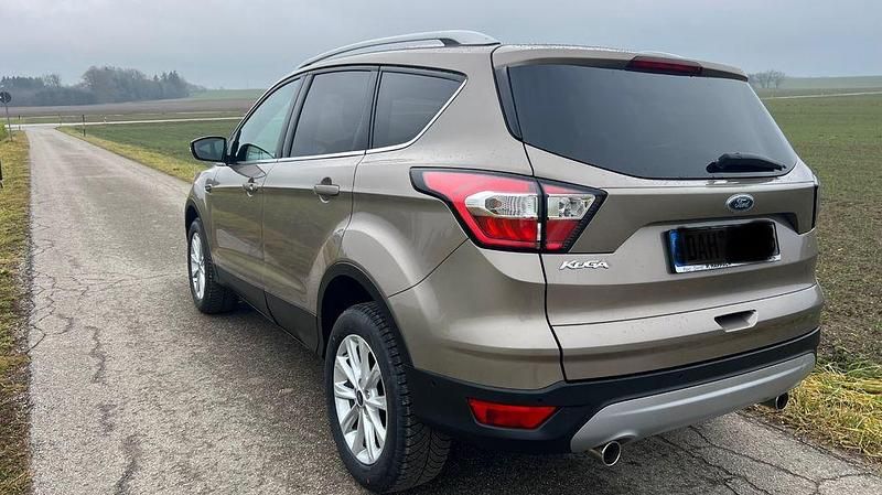 Gebraucht Ford Kuga Cool & Connect 120 PS (88 kW) 2019 Silber SUV