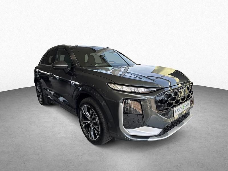 Neu Audi Q3 S-Line 272 PS (200 kW) 2025 Grau (daytonagrau perleffekt) SUV