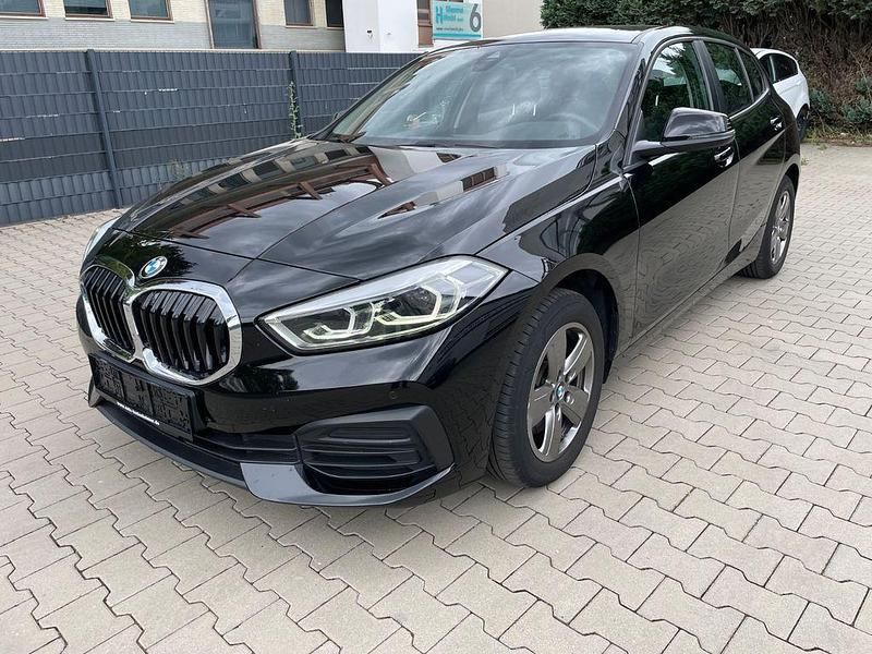 Schwarz Gebraucht 2021 BMW 118 Advantage Kleinwagen | 14.900 € (Superpreis) - Bild 1/4