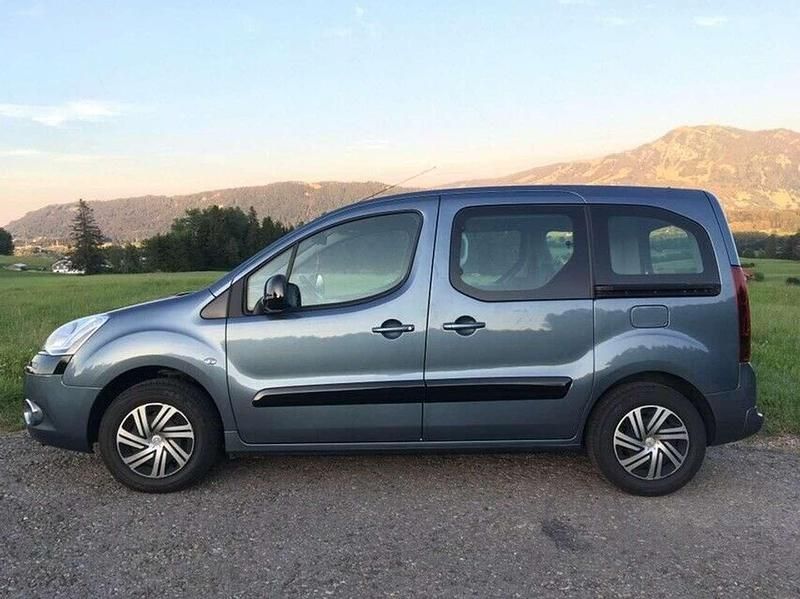 Blau Gebraucht 2004 Citroën Berlingo Tendance Van / Kleinbus | 3.850 € (Fairer Preis) - Bild 1/4