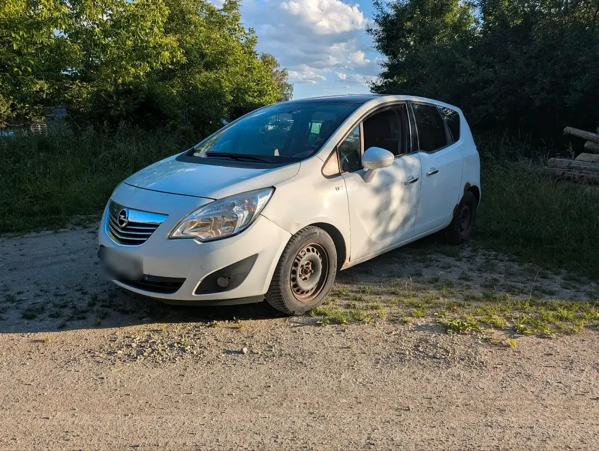Gebraucht Opel Meriva 120 PS (88 kW) 2010 Weiß Van / Kleinbus