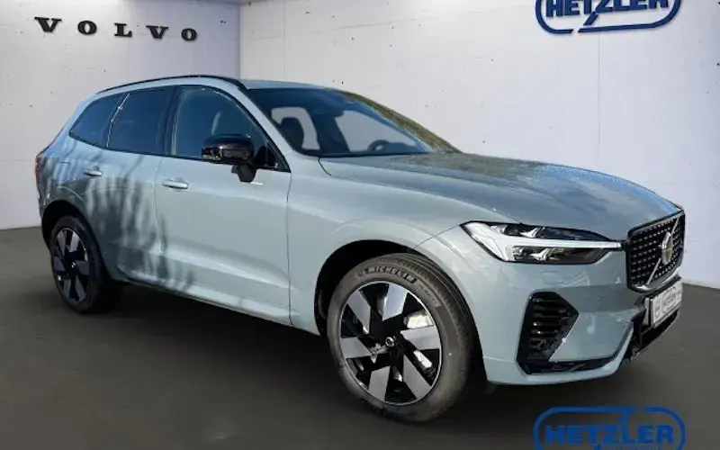 Neu Volvo XC60 Plus 350 PS (257 kW) 2025 Grau SUV