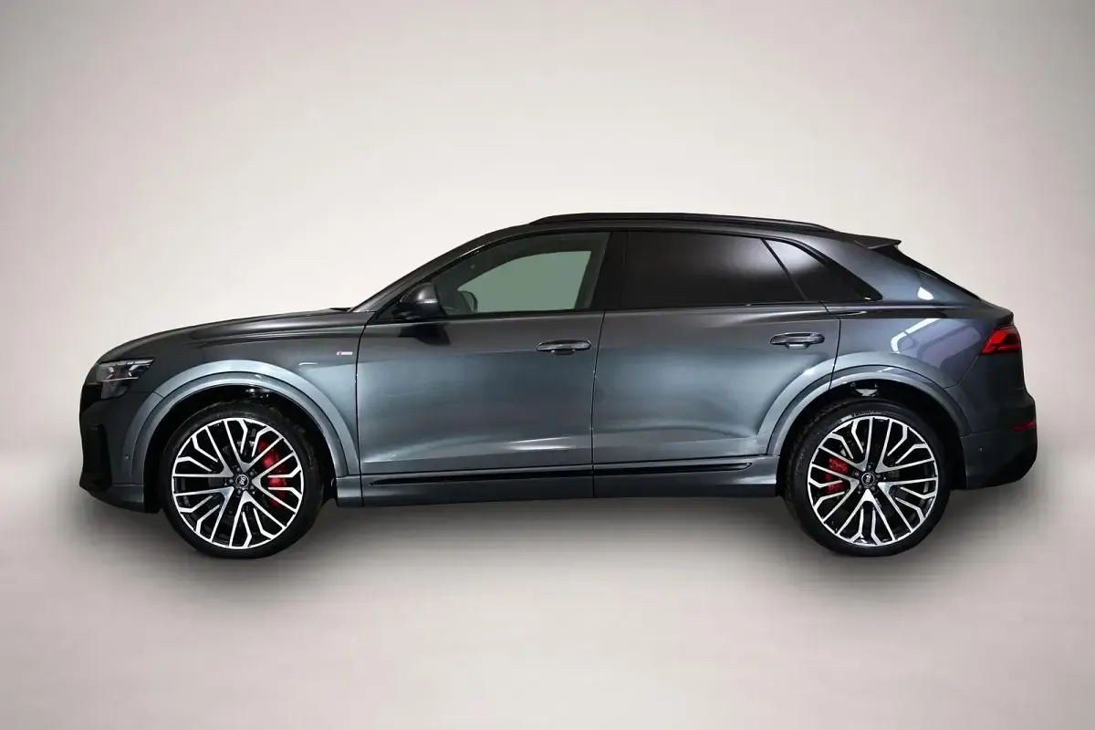 Gebraucht Audi Q8 Design 286 PS (210 kW) 2026 Manufacturer SUV