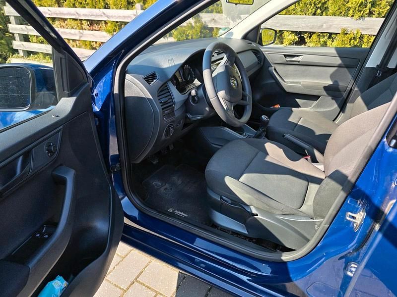 Gebraucht Skoda Fabia 75 PS (55 kW) 2017 Blau Kleinwagen