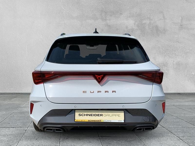 Neu Cupra Leon 150 PS (110 kW) 2025 Glacial weiß Limousine