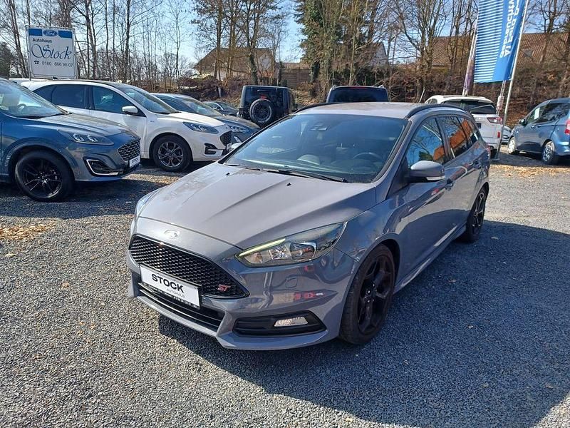 Gebraucht Ford Focus Sport 250 PS (183 kW) 2017 Grau Kombi