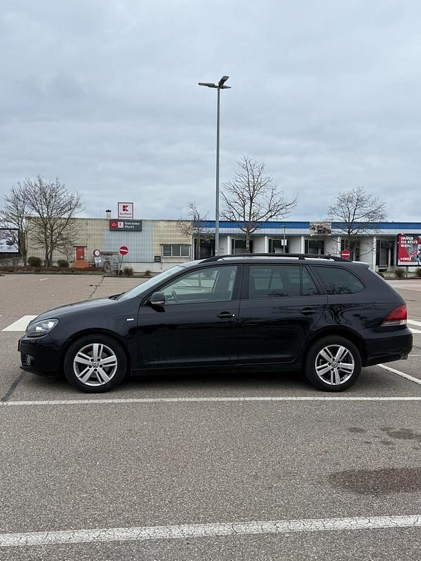 Gebraucht VW Golf VII 105 PS (77 kW) 2012 Schwarz Kombi