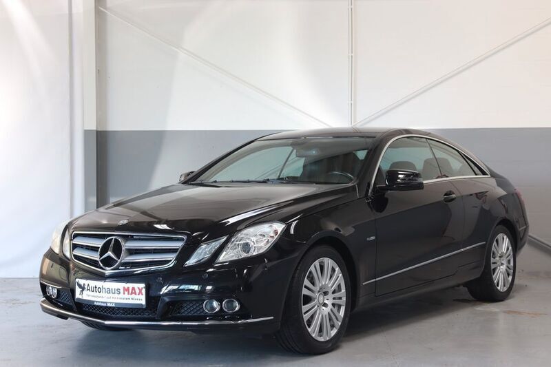 Schwarz Gebraucht 2011 Mercedes E250 Avantgarde Coupé | 18.990 € (Teuer) - Bild 1/4