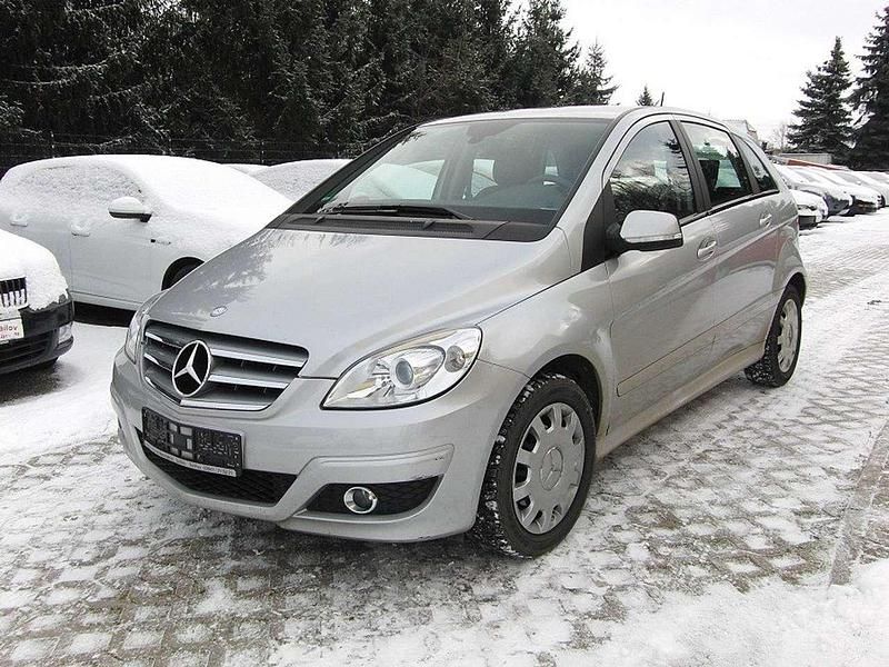 Gebraucht Mercedes B200 136 PS (100 kW) 2009 Silber Van / Kleinbus