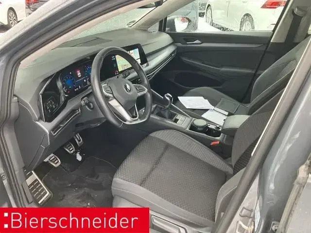 Usata VW Golf VIII Active 150 CV (110 kW) 2023 Grigio Berlina