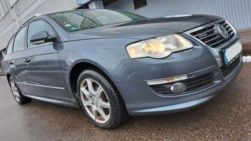 Grau Gebraucht 2010 VW Passat Kombi | 2.600 € (Guter Preis) - Bild 1/4