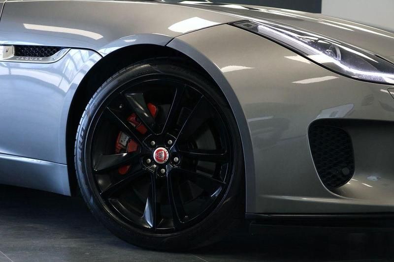 Gebraucht Jaguar F-Type 300 PS (220 kW) 2018 Ammonite grey/corris grey Coupé