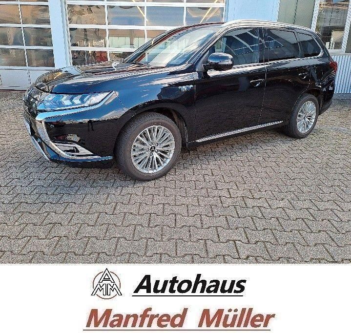 Schwarz Gebraucht 2020 Mitsubishi Outlander P-HEV Plus SUV | 24.990 € (Fairer Preis) - Bild 1/4
