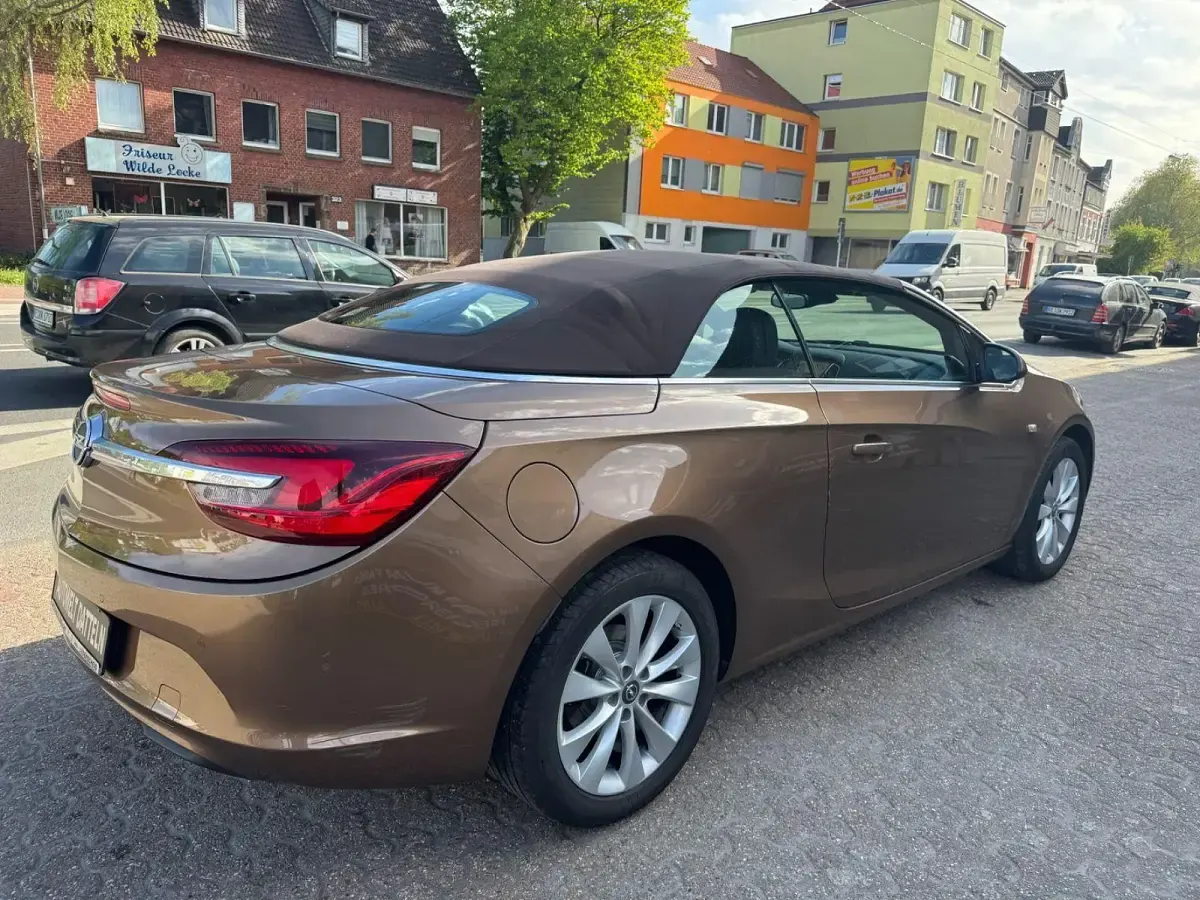 Gebraucht Opel Cascada 140 PS (102 kW) 2015 Braun Cabrio