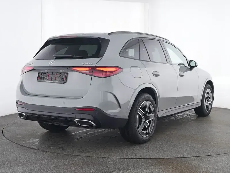 Gebraucht Mercedes GLC300 AMG 204 PS (150 kW) 2026 Grau SUV