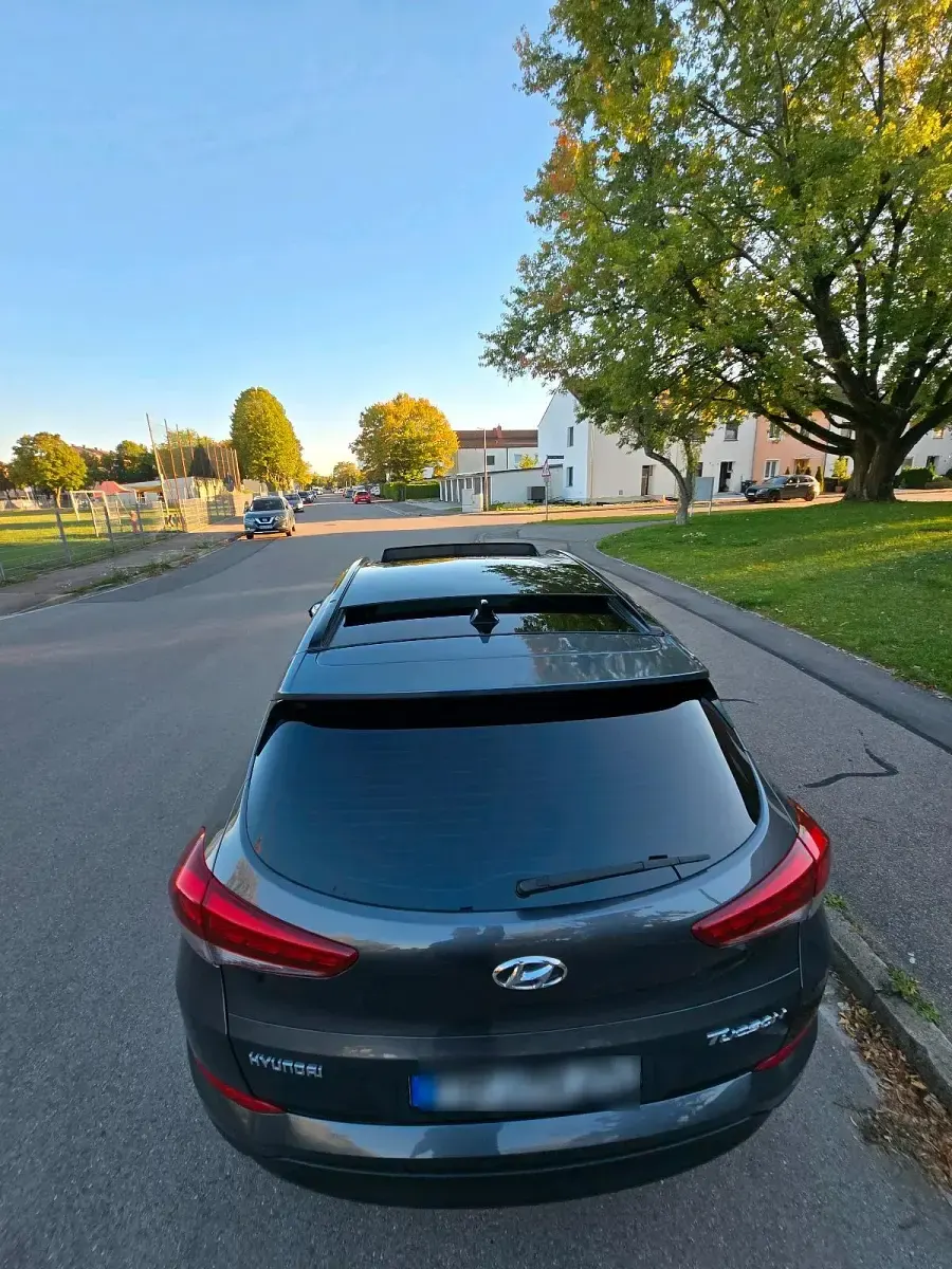 Gebraucht Hyundai Tucson Premium 141 PS (103 kW) 2016 Grau SUV