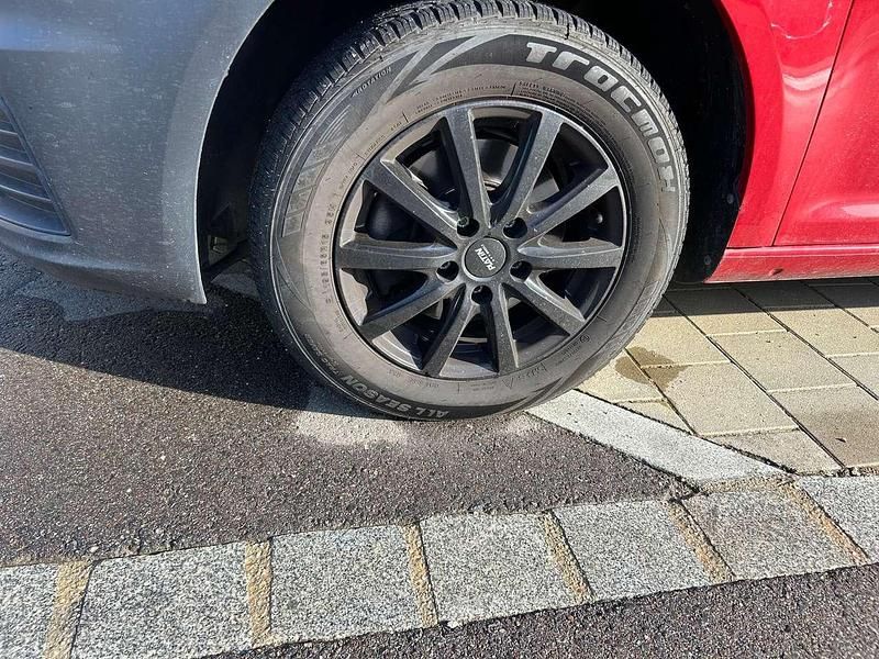 Gebraucht VW Caddy Edition 102 PS (75 kW) 2019 Rot Van / Kleinbus