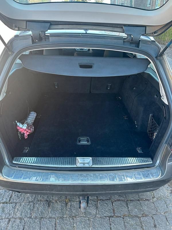 Second-hand Mercedes E250 204 CP (150 kW) 2010 Gri Break