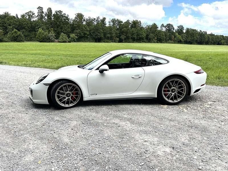 Weiß Gebraucht 2018 Porsche 911 Carrera GTS Coupé | 109.900 € (Superpreis) - Bild 1/4