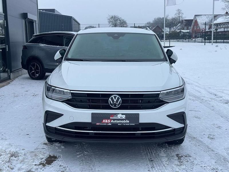 Gebraucht VW Tiguan Move 131 PS (96 kW) 2023 Weiß SUV