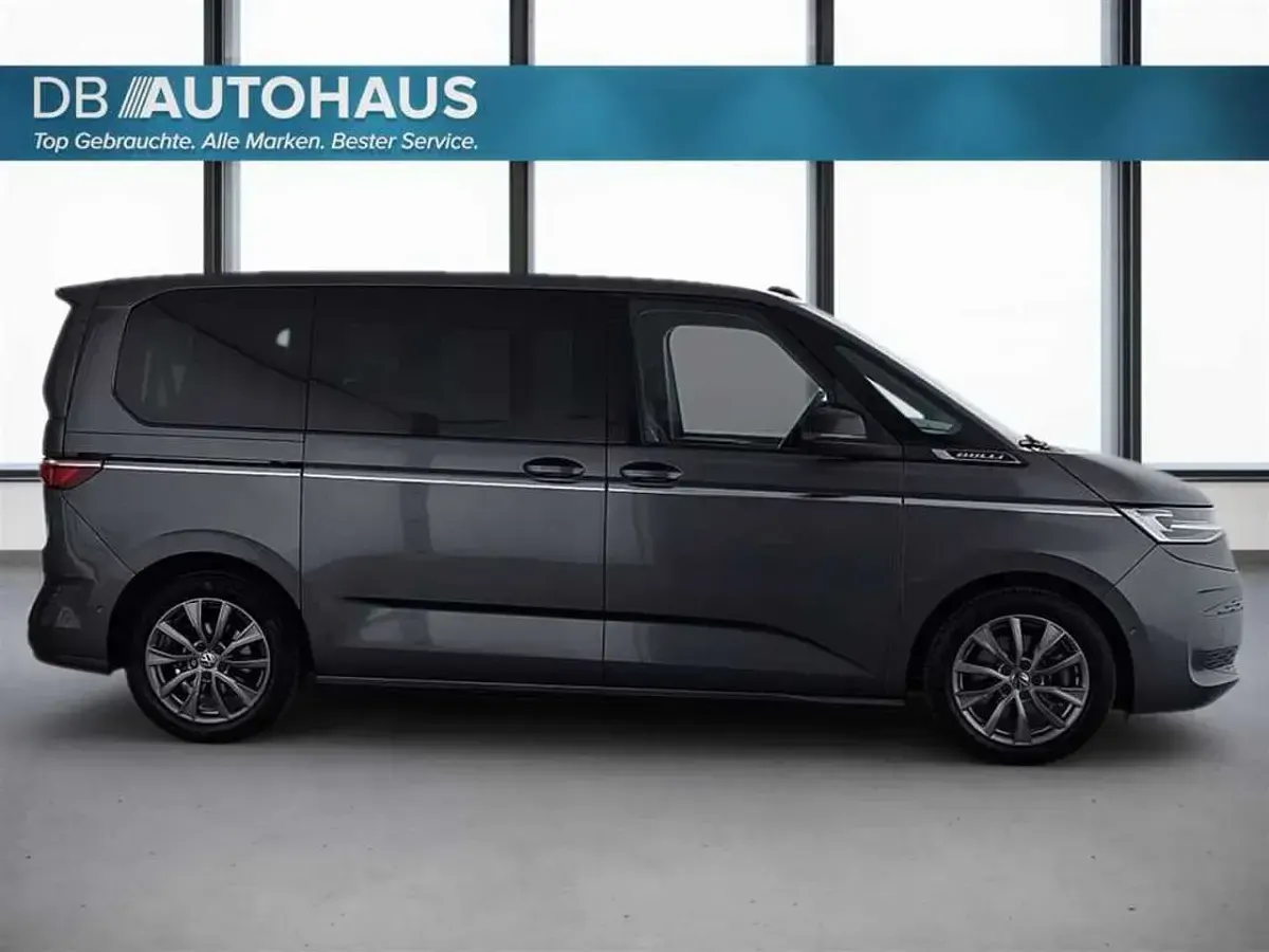 Gebraucht VW Multivan Style 204 PS (150 kW) 2023 Grau Van / Kleinbus