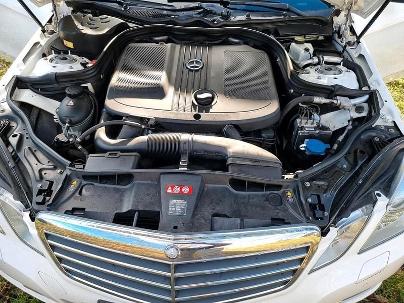 Gebraucht Mercedes E220 170 PS (125 kW) 2012 Weiß Kombi