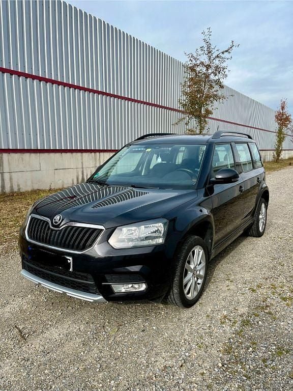 Schwarz Gebraucht 2015 Skoda Yeti Active SUV | 8.499 € (Fairer Preis) - Bild 1/4