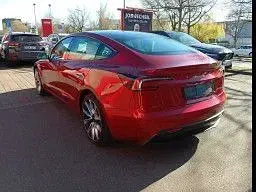 Usata Tesla Model 3 366 kW (498 CV) 2024 Rosso Berlina