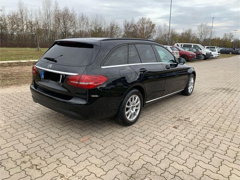 Gebraucht Mercedes C200 160 PS (117 kW) 2019 Schwarz Kombi