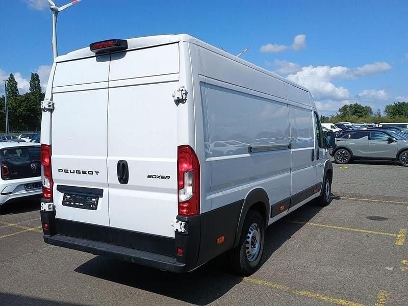 Gebraucht Peugeot Boxer 140 PS (102 kW) 2024 Lackierung weiss icy/typ ausse Van