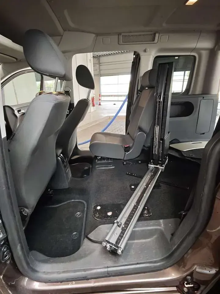Gebraucht VW Caddy Trendline 105 PS (77 kW) 2012 Braun Van / Kleinbus
