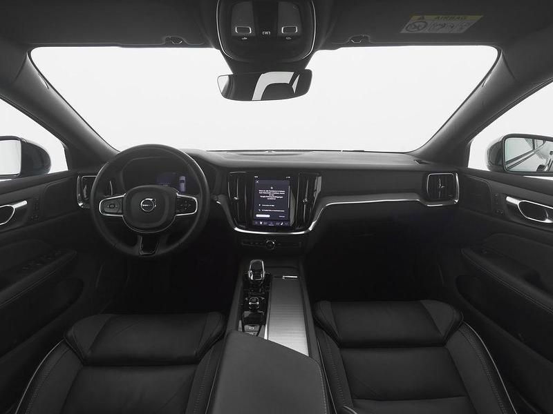 Gebraucht Volvo V60 CC Plus 197 PS (144 kW) 2024 Schwarz Kombi