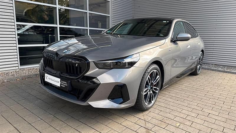 Oxidgrau ii metallic Gebraucht 2024 BMW i5 Comfort Edition Limousine | 59.849 € (Guter Preis) - Bild 1/4