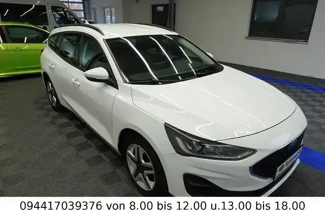 Gebraucht Ford Focus Cool & Connect 125 PS (91 kW) 2022 Weiß Kombi