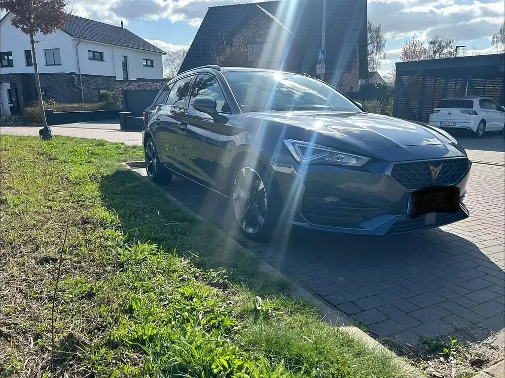 Gebraucht Cupra Leon 150 PS (110 kW) 2023 Grau Limousine