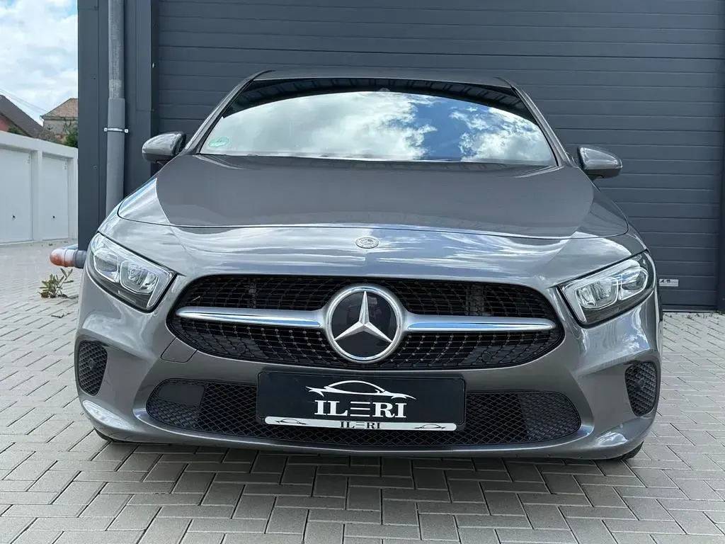 Gebraucht Mercedes A200 163 PS (119 kW) 2018 Grau Limousine